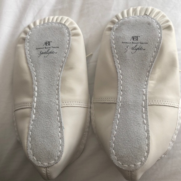 Ballerina and tap shoes - Picture 3 of 7